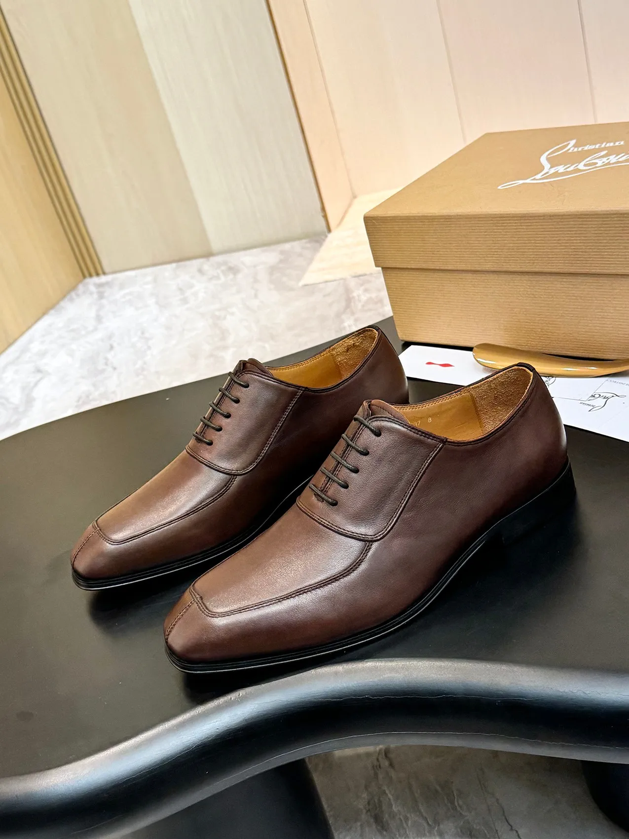 💰960 ••New real shots••CL～High-end men’s 👔Casual•loafers with red soles! ••🆑Genuine and top-quality goods from original orders ••✅💯 Purchase goods from top-quality original orders! Original imported patterned cowhide ➕Imported cowhide lining ➕Cowhide feet ➕Original leather outsole~🉑️Feel free to compare the authentic ones! Size: 39-44 (38.45.46.47 can be customized)